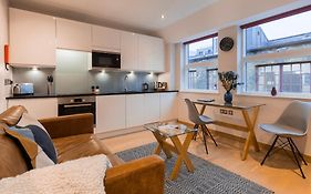 Barbican Serviced Apartments By Lovelystay