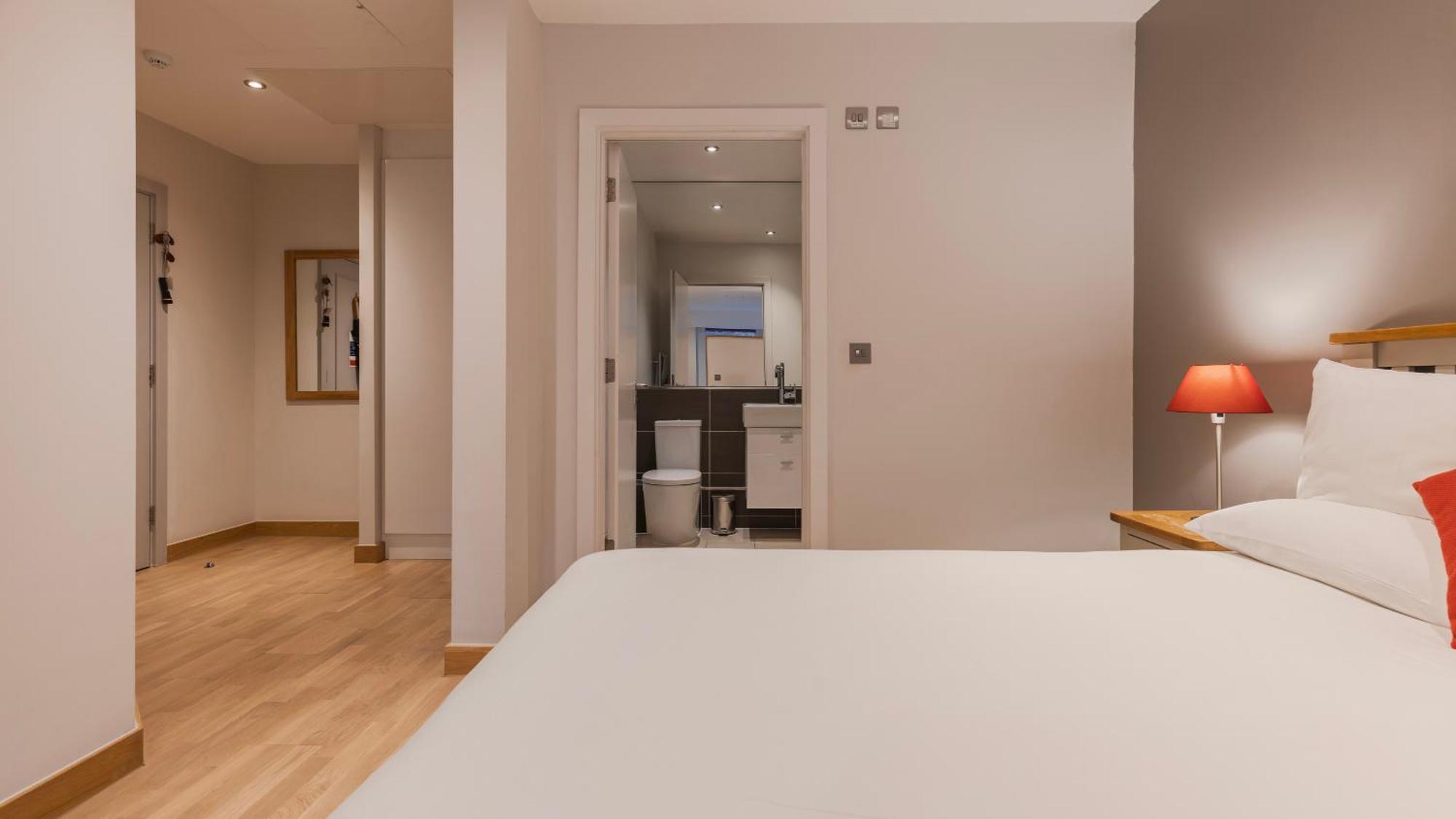 Barbican Serviced Apartments By Lovelystay Londyn Pokój zdjęcie